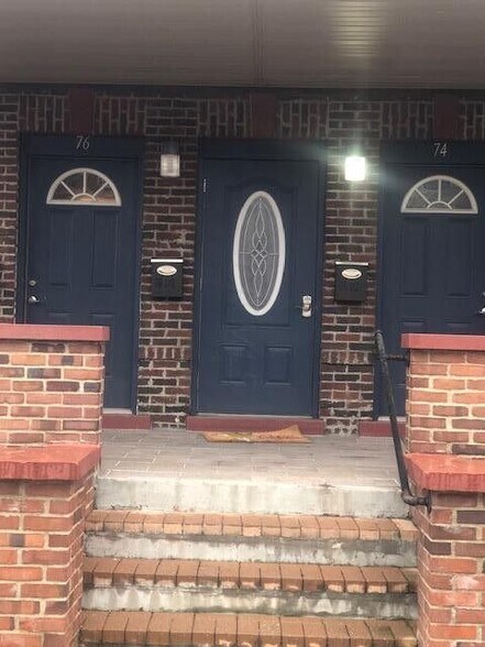 Front Porch (Shared) - 74 N 22nd St