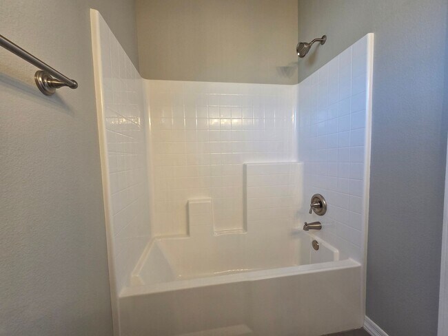 Building Photo - Beautiful new build-Never been lived in with pull through 3 car garage in Fort Mohave AZ