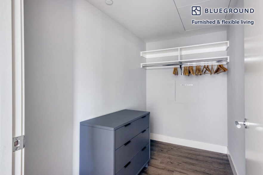 Building Photo - 1080 Eighth Avenue-SI FL12-ID1