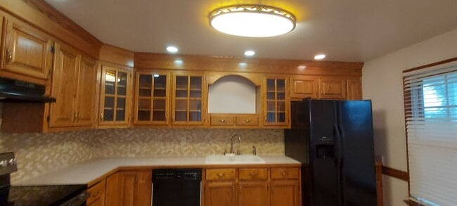 Building Photo - Beautiful Ranch in desirable location