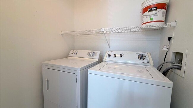 Building Photo - 1037 S Hiawassee Rd