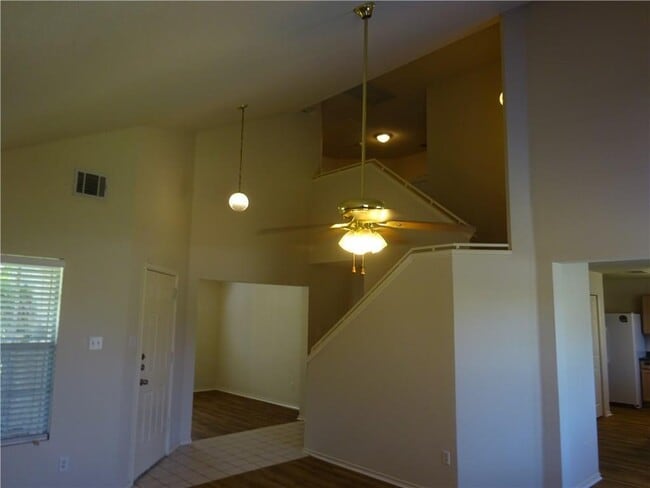 Building Photo - 1908 Lantana Dr