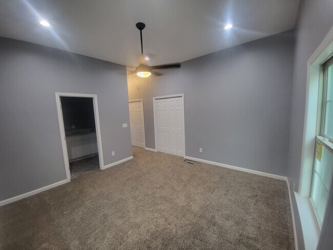 Building Photo - 1109 Windsor St SW