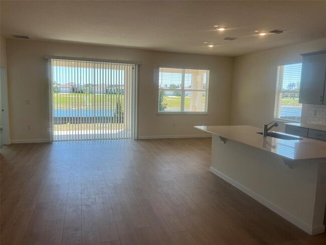 Building Photo - 318 Bracer Wy