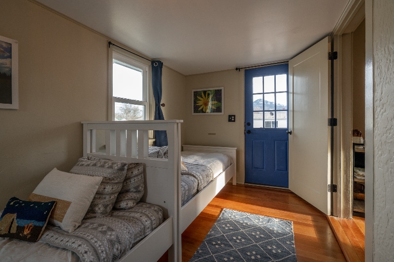 Building Photo - 231 C St