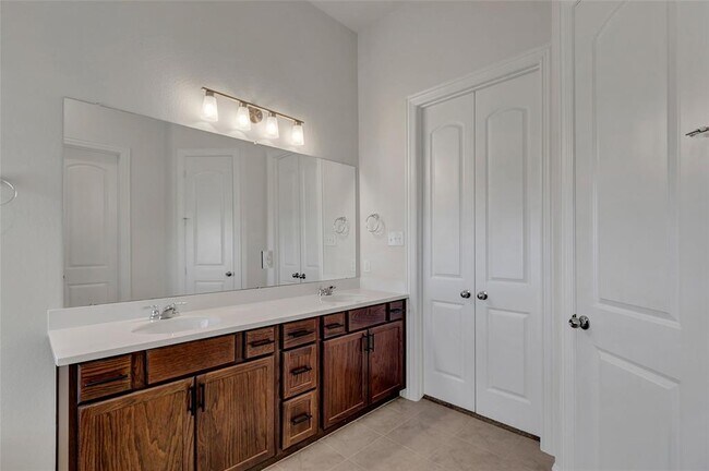 Building Photo - 15342 Majestic Knight Dr