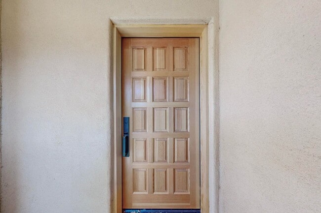 Building Photo - North Valley Fabulous 2018/sf 2 Bedroom  2.5 Bath  with Garage