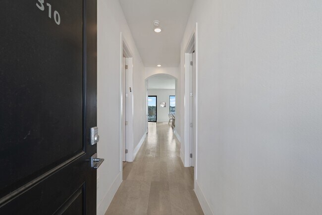 Building Photo - 15260 TX-105