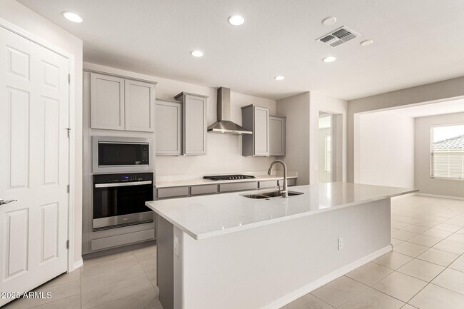 Building Photo - 17651 W Palo Verde Dr