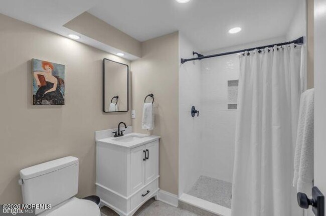 Building Photo - 9 Chadwell Ct
