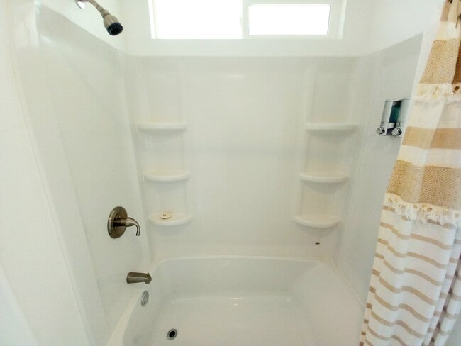 Building Photo - Fantastic Rental Opportunity in South Joshua Tree!