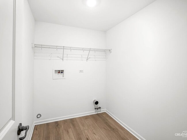 Building Photo - 25656 W Yorkshire Dr