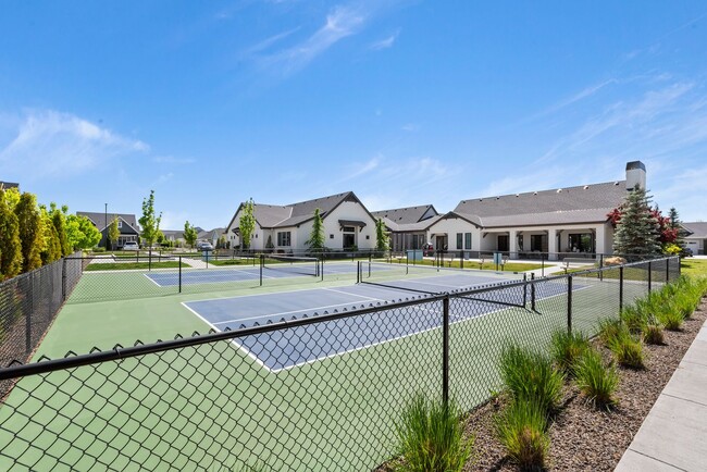 Building Photo - 2 bed 2.5 bath premium upgraded home in 55...