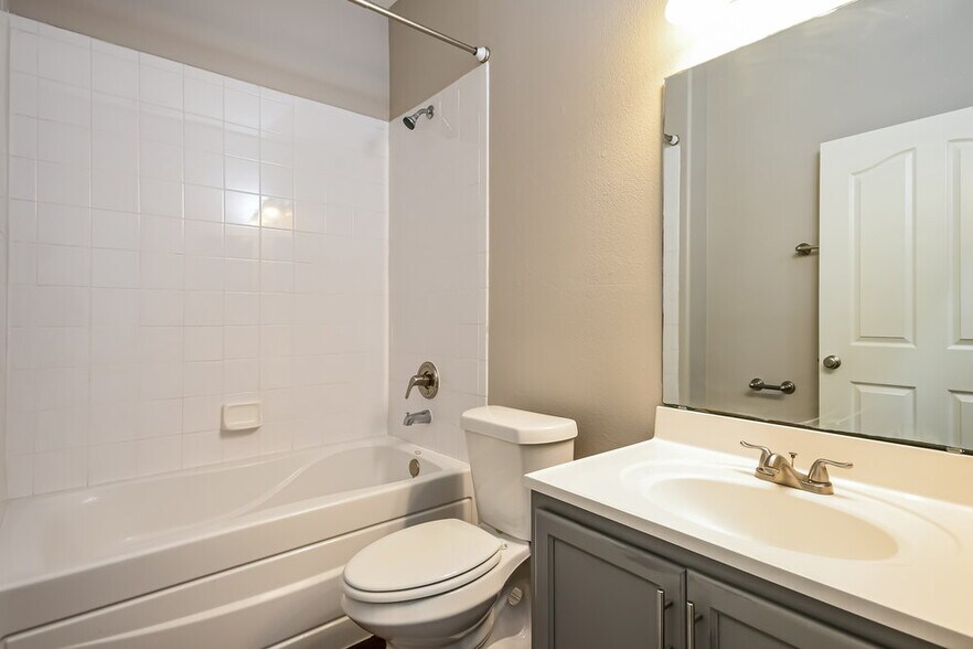 Building Photo - 2701 Amanda Kay Way