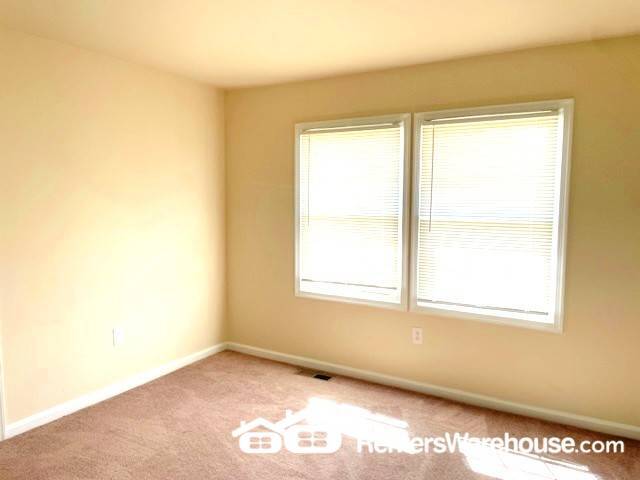 Building Photo - 1335 CHAPELVIEW Dr