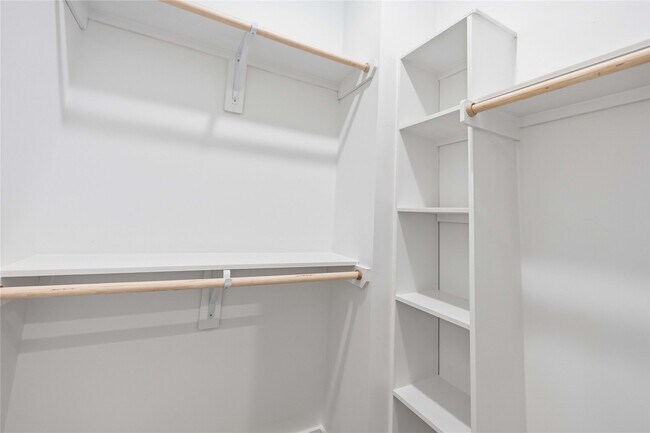Building Photo - 4138 Larkspur St