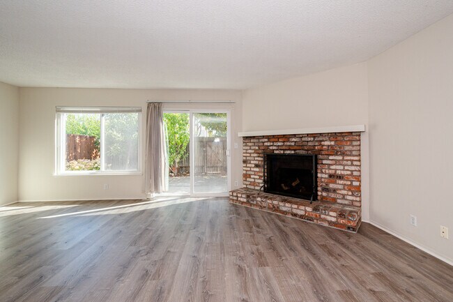 Building Photo - 1034 Shoal Dr