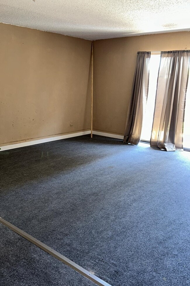 Building Photo - 2117 Giuffras Ave