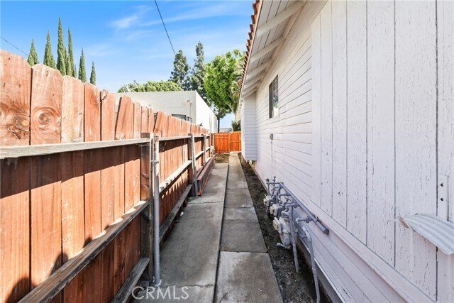 Building Photo - 15329 Paramount Blvd