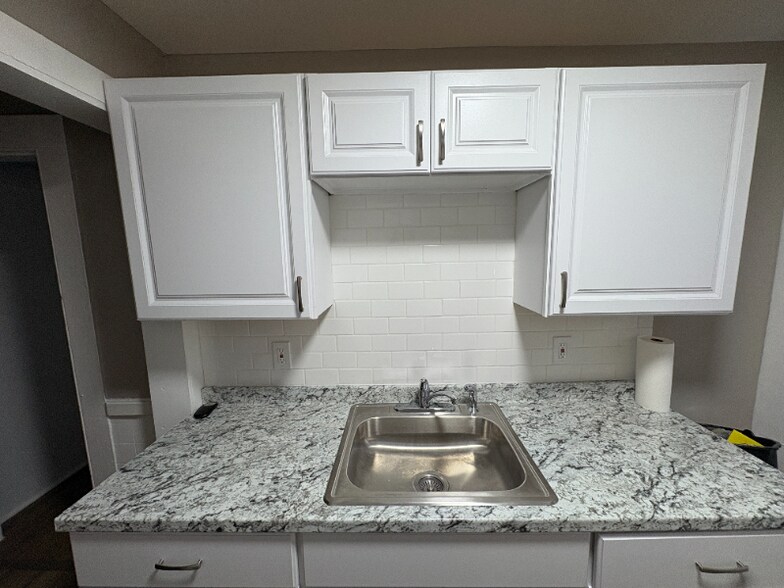 Building Photo - 58 Dwight St