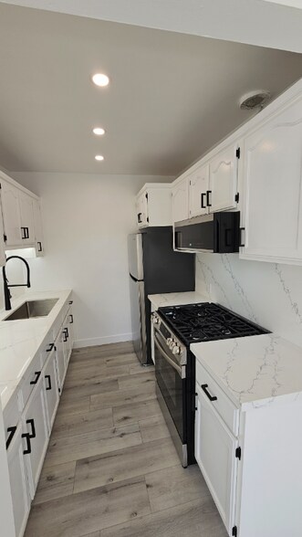 Building Photo - 3422 Glenalbyn Dr