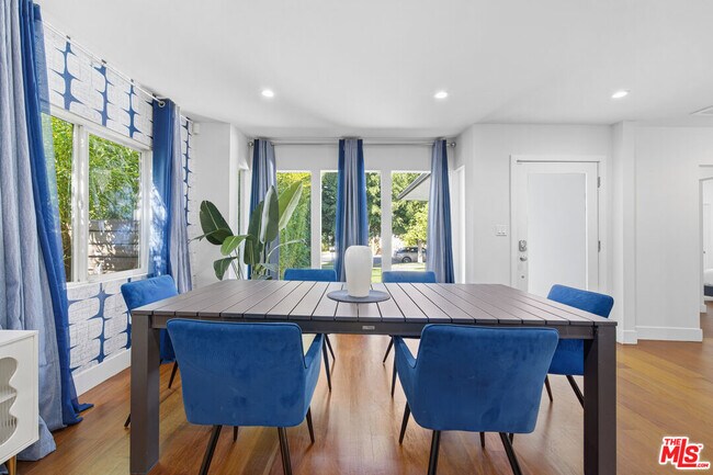 Building Photo - 1610 S Hayworth Ave