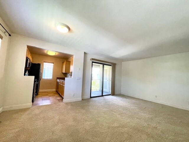 Building Photo - 10186 Camino Ruiz