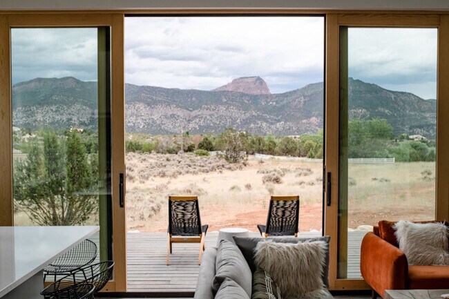 Building Photo - 2387 2500 S