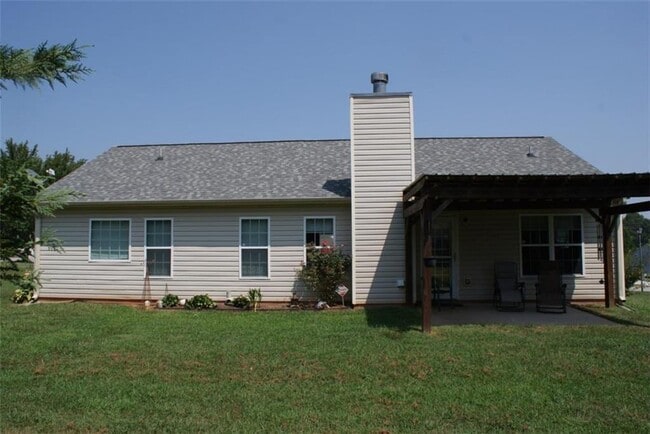 Building Photo - 211 Lucas Way