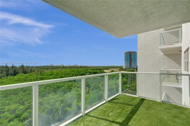 Building Photo - 14951 Royal Oaks Ln