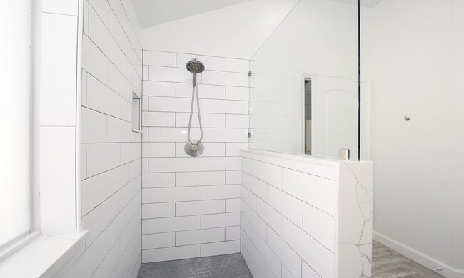 Building Photo - 24918 Oconee Dr