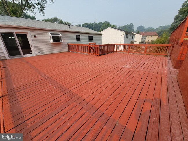 Building Photo - 7598 Springfield Hills Dr