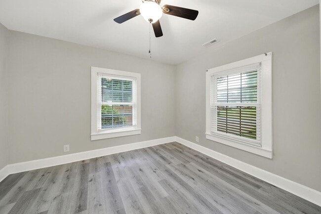 Building Photo - Recently Renovated 2 Bedroom Home in Rock ...