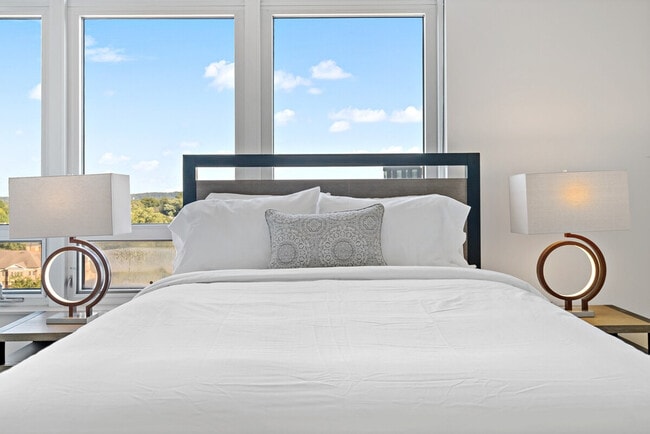 Building Photo - 1820 Fonthill Ct