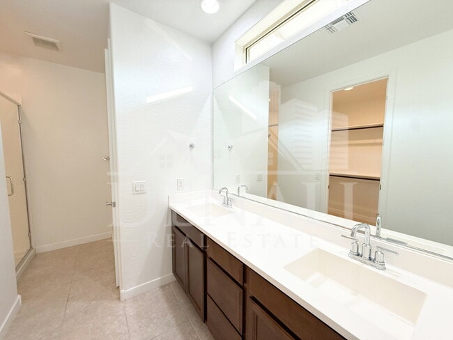 Building Photo - 11682 N 188th Dr