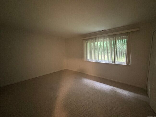 Building Photo - 148 Conestoga Way