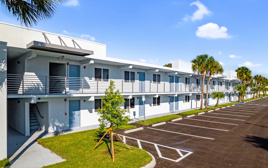 Indian River Flats 4700 NE Dixie Hwy Palm Bay FL 32905 Apartment Finder