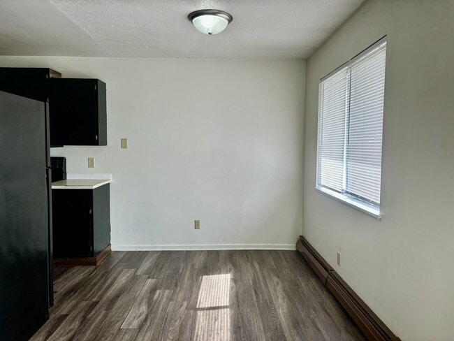 Building Photo - 1153 Country Ln