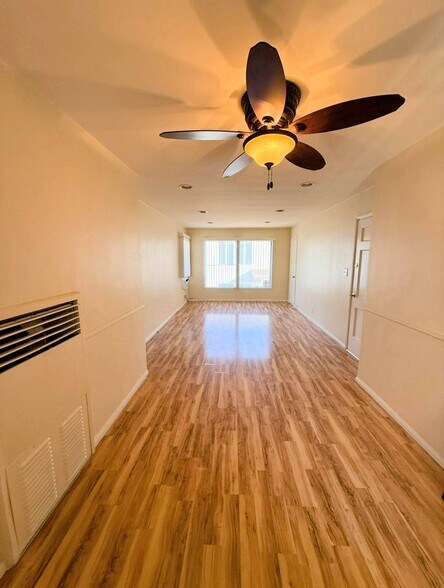 Primary Photo - 1721 N Glenoaks Blvd