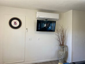 Building Photo - 13130 Ridgedale Dr