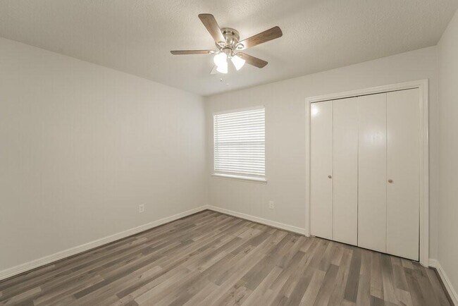 Building Photo - 9223 Bristlebrook Dr