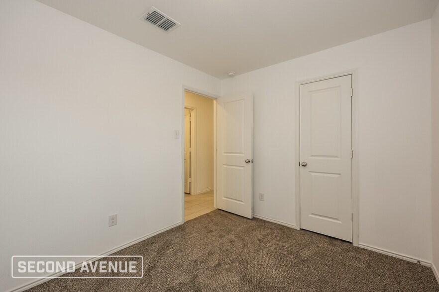 Building Photo - 8633 Cottage Crk Dr