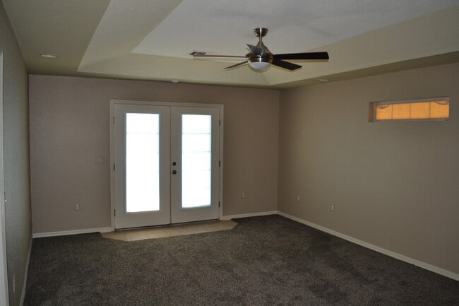 Building Photo - Lake Weir - Bird Island Rental - 5/3/2 Water Front Living at it's Best! **Available Soon**