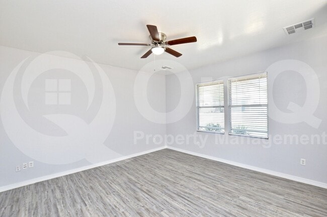 Building Photo - 1543 S Longspur Ln