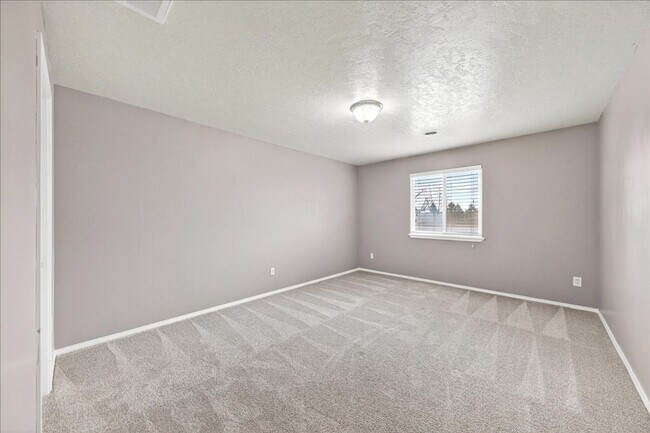 Building Photo - Beautiful NW Meridian Home with Privacy and Community Amenities