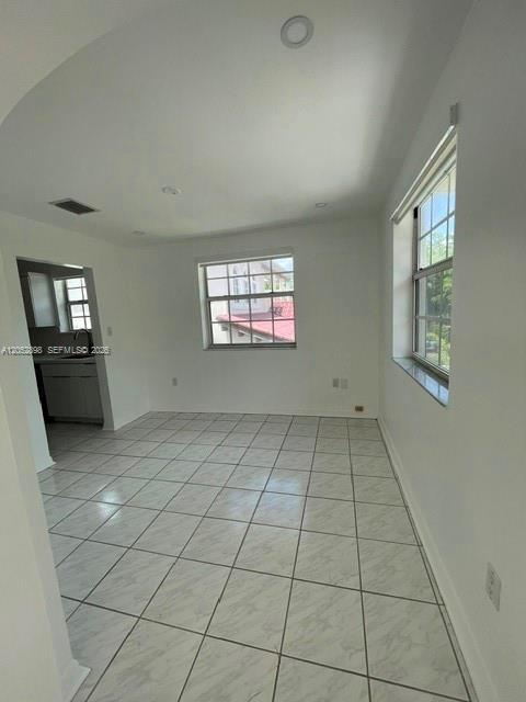 Building Photo - 502 Madeira Ave