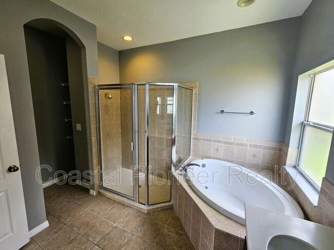 Building Photo - 1824 Mira Lago Cir