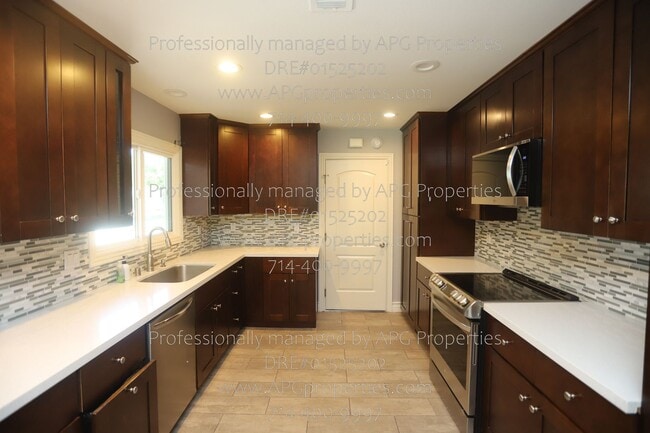 Building Photo - 1707 Evergreen Ave