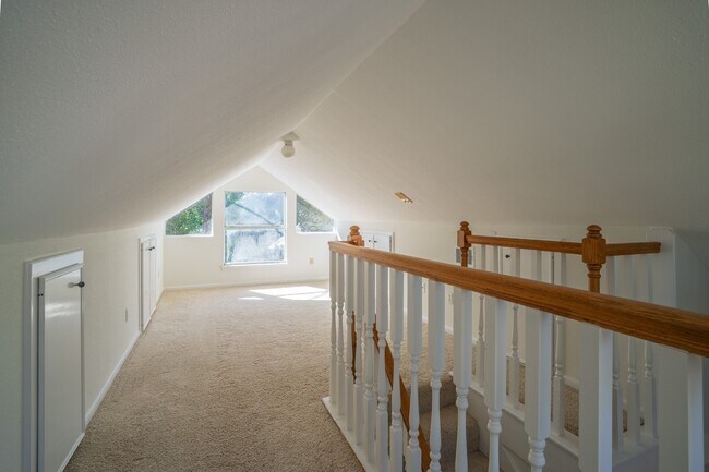 Building Photo - 12127 Tara Dr