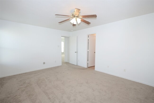 Building Photo - 142 Thunder Basin Dr